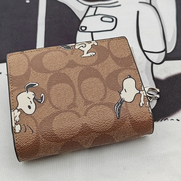 Coach Wallet - Picture 2 of 6